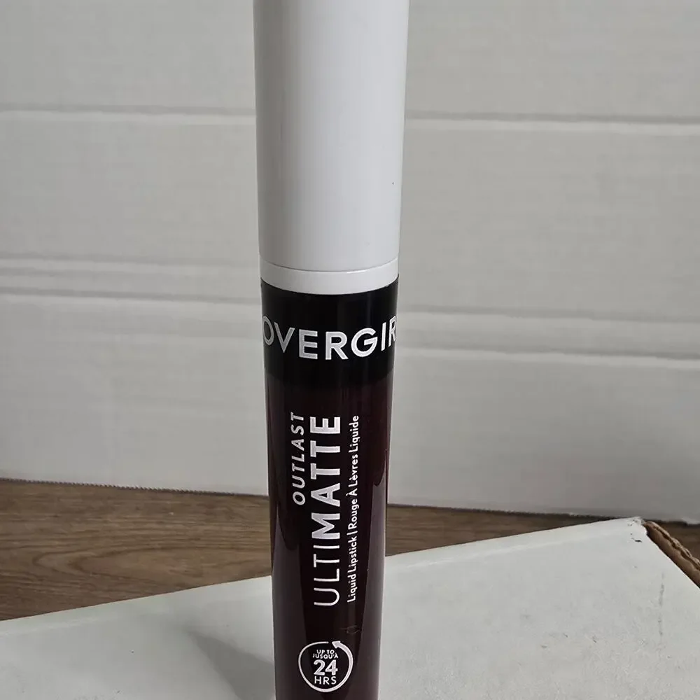 Covergirl outlast ultimatte liquid lipstick 150 Cabernet with Bae